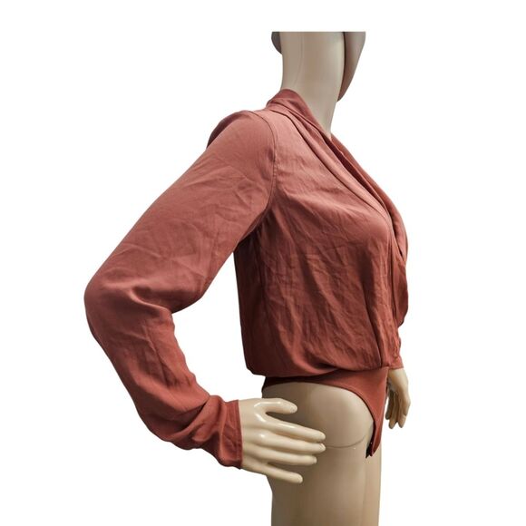 Aritzia Babaton Rust Plunging Deep V Bodysuit - Picture 2 of 9